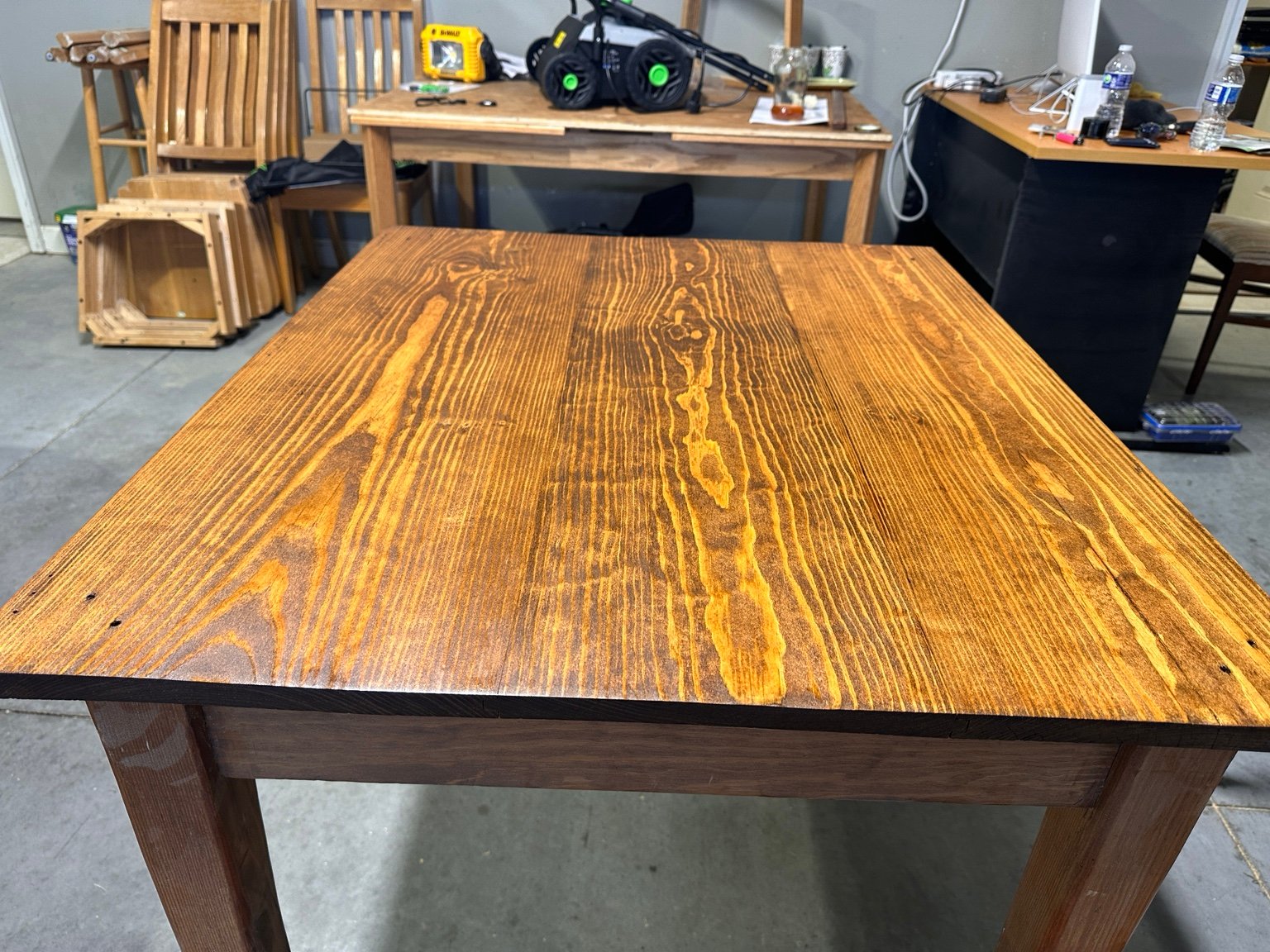 Close head-on view of the tabletop showing long grain lines after layer three